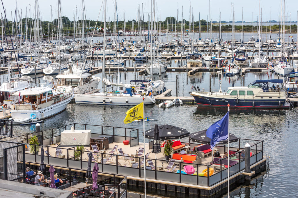 The floating terrace of the Sailor's Inn in our marina in Zeeland, Jachthaven Bruinisse