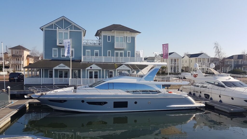 Navis Yachting in Marine Cape Helius, Hellevoetsluis