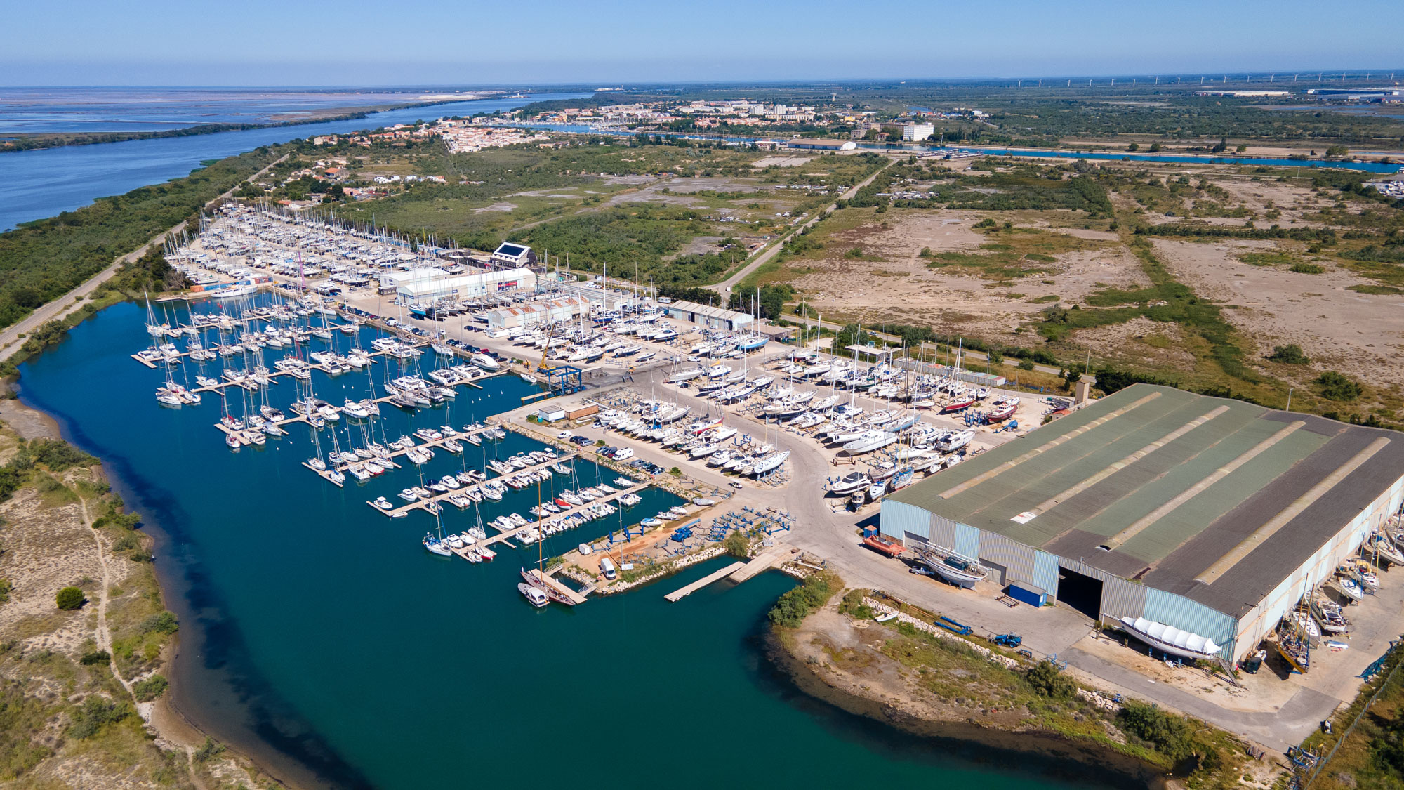 Hangar Ville de Paris à Port Napoléon vu du ciel